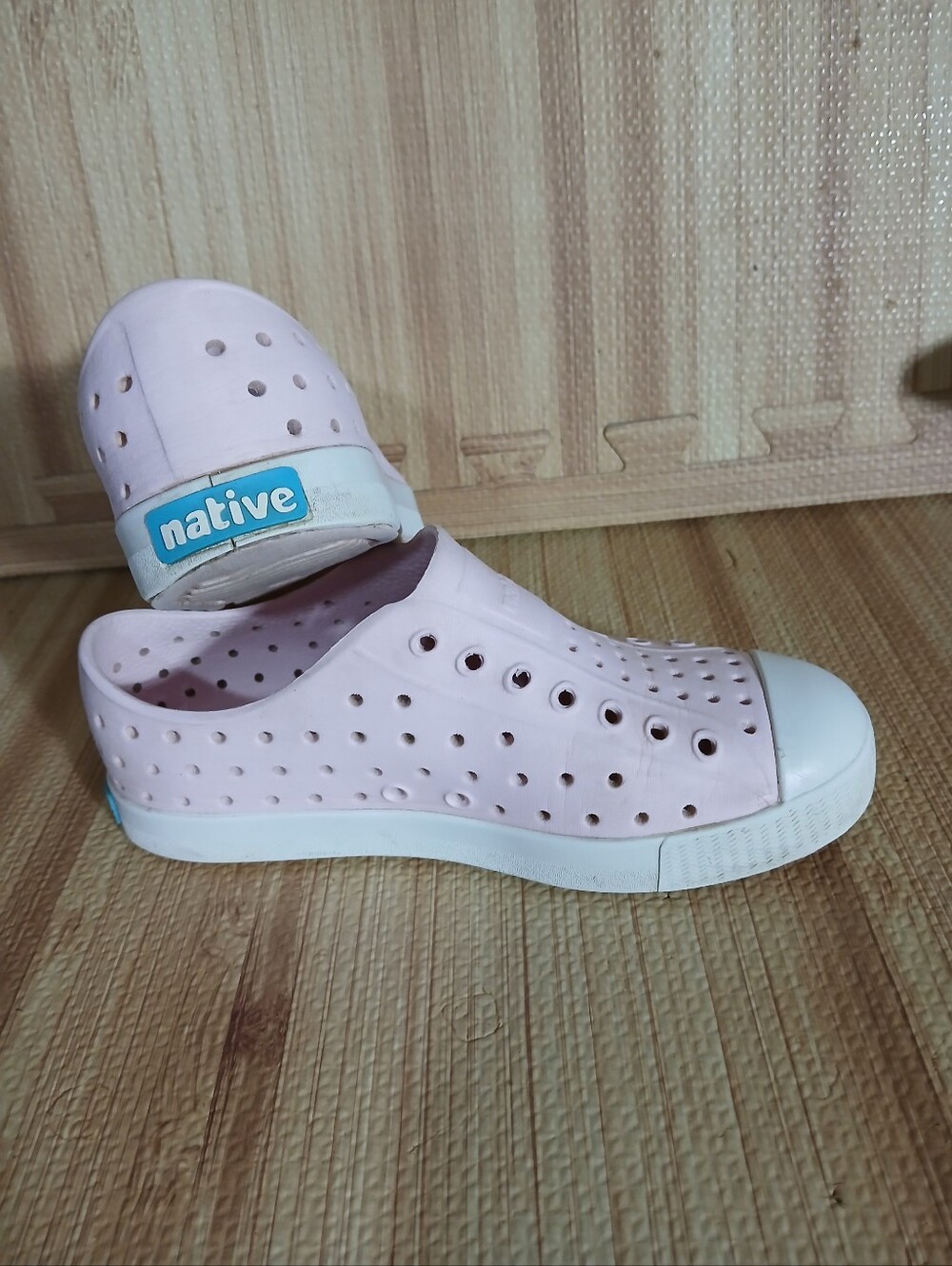 Native Jefferson Shoes Kids pink Slip On Waterproof Shoes Size j1 Outdoor Un